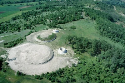 IMPERIUMROMANUM - Mauzoleum cesarza Galeriusza i matki Romuli

Unikalny rzymski kom...