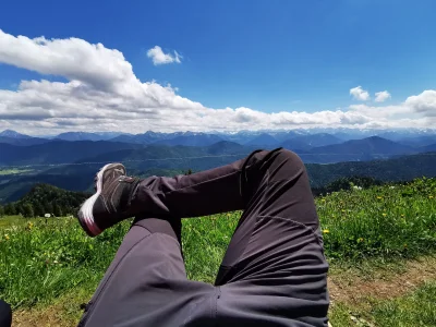 Hfishman1 - #alpy #gory #podrozujzwykopem
Relaksik na leżaczku w niemieckich Alpach (...