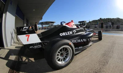 motohigh - Hiszpańska F4: Kucharczyk podbił Jerez! Koszmar lidera | Analiza 1. wyścig...