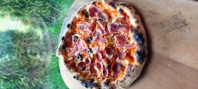 kleeb - Udało mi się upiec coś ładnego. Jak Wam się podoba?
#pizza #foodporn #gotujz...