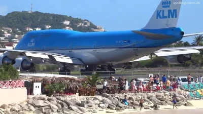 apocryph - @Pepe_Roni: Ale na Saint Martin lądują naprawdę duże maszyny, te z Grecji ...