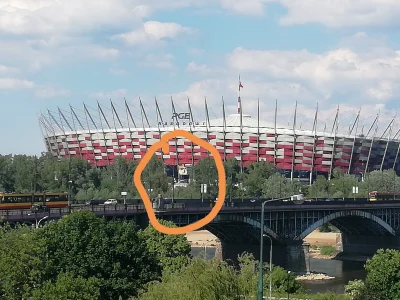 PSL_Powisle - Na narodowym pojawił się portret Doge w okularach.
#Warszawa #stadionna...