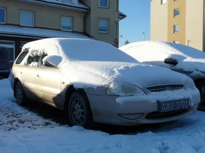 Matik2137 - #czarneblachy #carspotting #parkology #motoryzacja #kia 
Tym razem wrzucę...