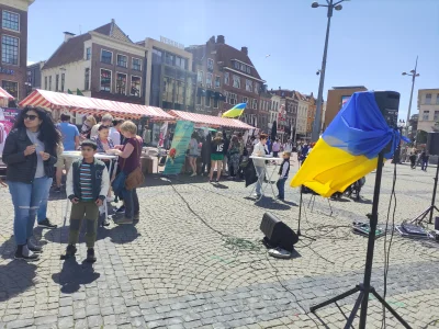 OCIEBATON - W Groningen malutkie 3 stanowiska z daniami ukraińskimi. Gra ukraińska mu...