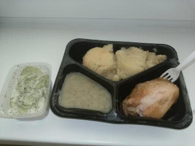 wilk132 - @wilk132: obiad, kurczak , ziemniaki, mizeria, sos - niesmaczny