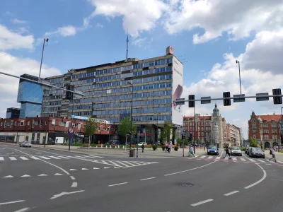 kpecak - Trzy tygodnie temu byłem i w centrum takie straszydełko stoi. Takie tam pokł...