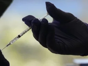Rabusek - Skutki uboczne szczepionki Novavax: FDA jest zaniepokojona

Szczepionka f...