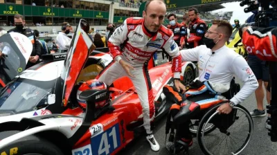 OlekBB - Eeeeeej ! Z Roberta się śmiejoo ! 
#heheszki #f1 #kubica