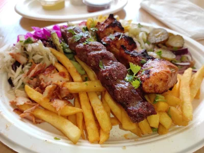 Trast - @Carbon_Shard 
@Pyritz 
Jadlem ostatnio tego kebaba z grilla w only kebab obo...