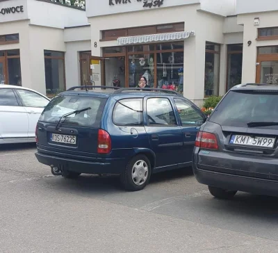 bor123 - @kukaszr: ja widziałem w zeszłym roku takie cudo. Corsa b w kombi xd