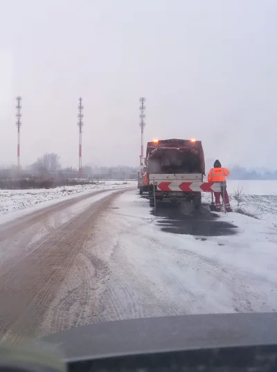 StaryTestament - W Warszawie w styczniu lali asfalt na śnieg ¯\\(ツ)\_/¯