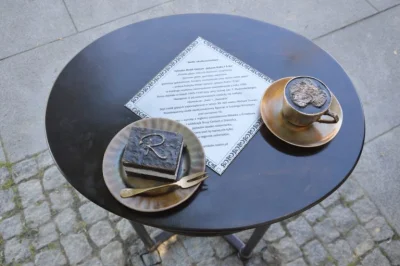 MarianoaItaliano - stolik z Radomianką i kawą :)