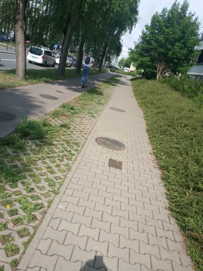 Itslilianka - Czemu Trzaskowski wybudował to tak że pieszy musi iść do pracy w słońcu...