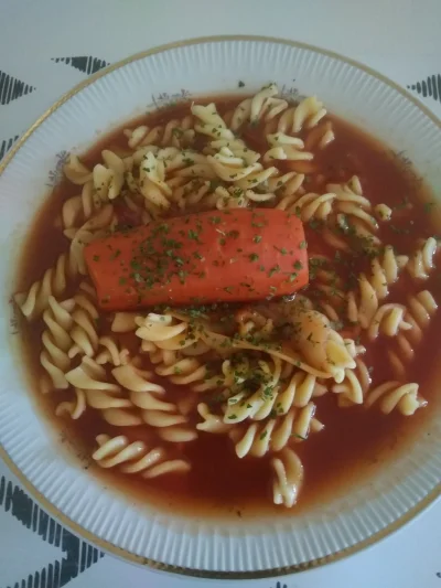qew12 - Dzisiaj na obiad pomidorowa z dużą marchewką (ʘ‿ʘ)
#gotujzwykopem #jedzenie #...