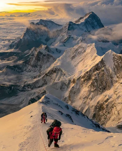 Artktur - Poranek z wysokości 8700 m na Mount Everest
fot. Jon Griffith

#fotograf...