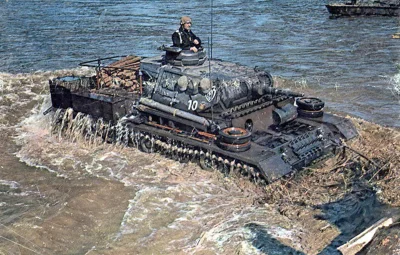 wfyokyga - Tauchpanzer III czy zwykły Panzerkampfwagen III?
#nocneczolgi
