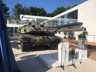 Dodwizo - KF51 Panther też się pokazał na Eurosatory 2022
https://twitter.com/WGeige...