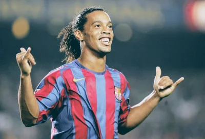 Lyonnais - @Trapas: Tutaj cieszynka Ronaldinho symbolizującą Czesława z przerwy meczu...