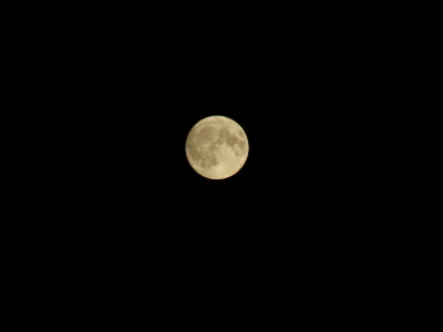 GOHAN - Pierwsze zdjęcie księżyca jakie zrobiłem, które nie jest żółtą kropką na czar...