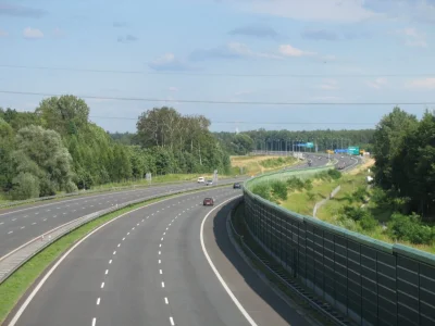 cichooo - Jeśli jedziesz środkowym pasem i ktoś wyprzedza cię z prawej to zastanów si...