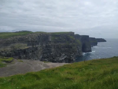 kidi1 - Fajna ta #irlandia Przyleciałem na wczasy. 
Będąc w górach zdążyłem zjarać so...