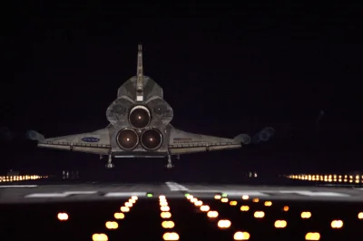 myrmekochoria - Ostatnie lądowanie wahadłowca kosmicznego Endeavour, 2011.

#starsz...