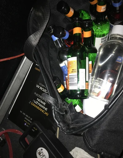 John_Clin - Posiadam piękna torbę pełna niespodzianek.
#wino #taktrzebazyc #oswiadcze...
