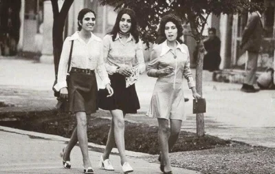 salcefrytki - @KiedysBilemRekordyWDeluxeSkiJump: kobiety w Iranie w 1979, kilka miesi...