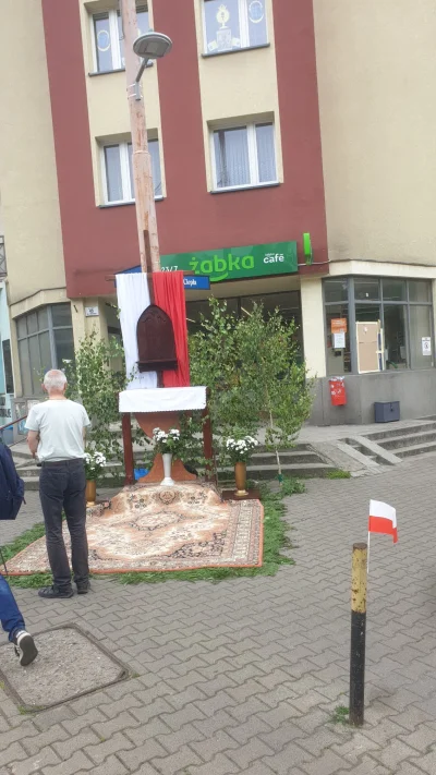 rosnacykamyk - Błogosławionaś ty między sklepami 
#wroclaw #bozecialo #zabka
