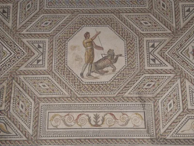 IMPERIUMROMANUM - Rzymska mozaika ukazująca scenę venatio

Rzymska mozaika ukazując...