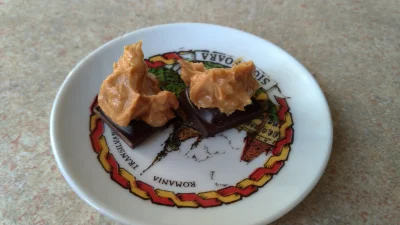 ArcyPrzegryw - Też ktoś lubi gorzką czekoladę z masłem orzechowym?
#jedzenie #jedzzw...