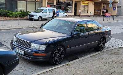 jos - #wroclawcarspotting #carspotting #lexus
Dziś nietypowo, 2x Lexus ls 400.

1: