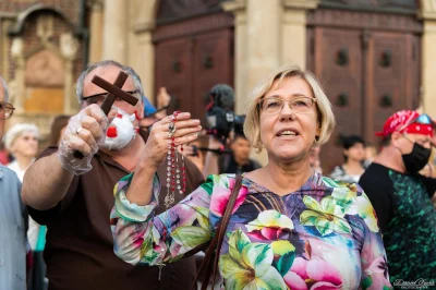 BekaZWykopuZeHoho - Nowe elity o których mówił Kaczyński.

Przypominam że to ta Pani: