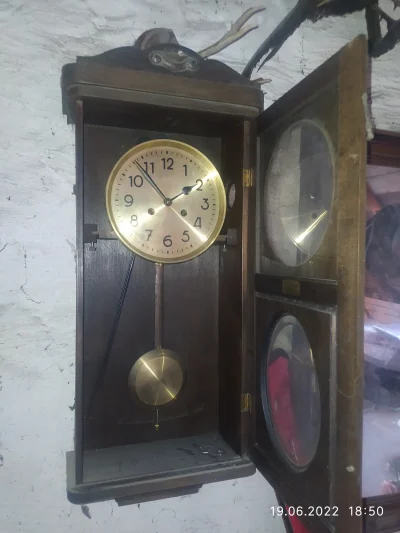 piperek - Takie stare zegary to coś warte? 
#zegarki #antyki