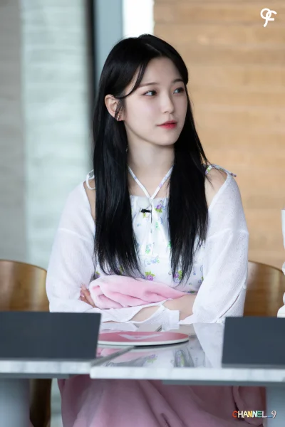 XKHYCCB2dX - #jiheon #fromis9 
#koreanka