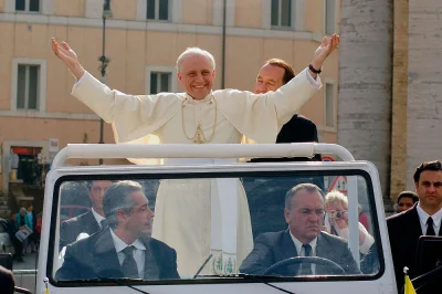 kociub - @SzubiDubiDu: Papamobile z filmu Karol, papież, który został człowiekiem ( ͡...