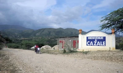 mateoaka - Cazale - polska wieś w Haiti.

Pozdrowienia z Haiti, jestem we wsi Cazal...