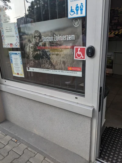 kurt_hectic - Niefortunnie tak plakat koło inwalidy wieszać.
#pocztapolska #wojsko
