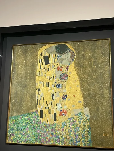 norbert7455 - @cigam5: piękne nawiązanie reżysera do obrazu Klimta „The Kiss”. Można ...