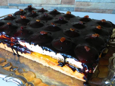 Gieekaa - > Mają też popularne ciasto Mohr im Hemd (murzyn w koszuli)

@markhausen:...