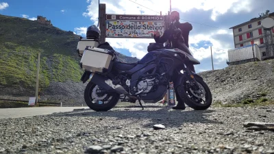 nO-C34 - Stelvio Pass to jedna z ciekawszych dróg motocyklowych w europie. Tutaj trze...