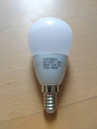 skoczek-wzwyz - Na lampce LED mam oznaczenia 26 mA i 3.2 W. Sprawdzam:
230 V * 26 mA...