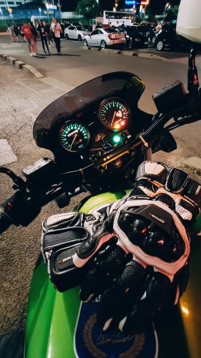 kipowrot - #motocykle #gliwice ktoś chętny na nightride dzisiaj jak trochę zejdzie te...