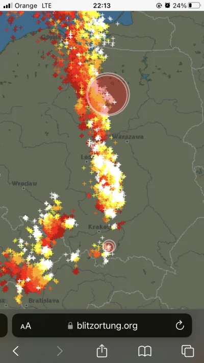 jajcek - krakoskie Pole siłowe aktywowane i działa ( ͡° ͜ʖ ͡°) 

#krakow #burza