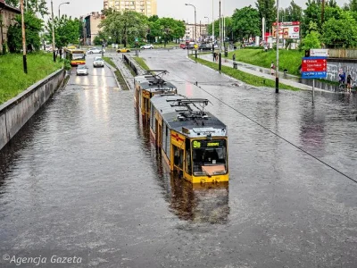 SeriousDude - @hansoloxd: Łódź jest tak oryginalna, że nawet nie musi przerabiać zdję...