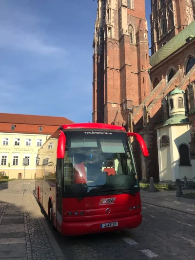 Bzdula - Ragazzi przyjechali do #wroclaw do katedry wymodlić nową grande strategia ( ...