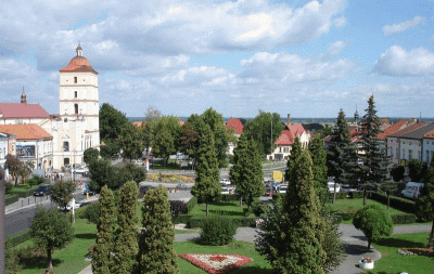 H.....e - Dopiero teraz, patrząc na zdjęcia "przed" widać jak zmasakrowano ten rynek....