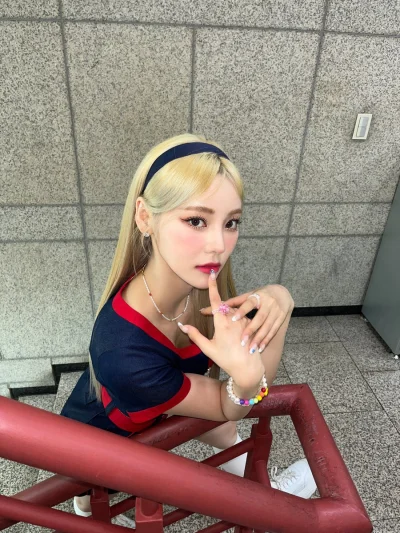 XKHYCCB2dX - #jinsoul #loona 
#koreanka