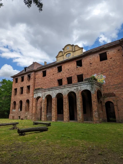 Nivuses - Niedokończony zamek...

#urbex #urbanexploration #opuszczone #opuszczonemie...