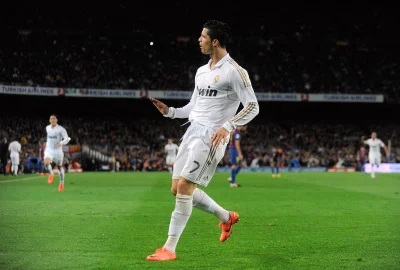 pasterzzxc - @hudymk: Ronaldo by co gola żółtą dostawał za calme ( ͡º ͜ʖ͡º) totalna ż...